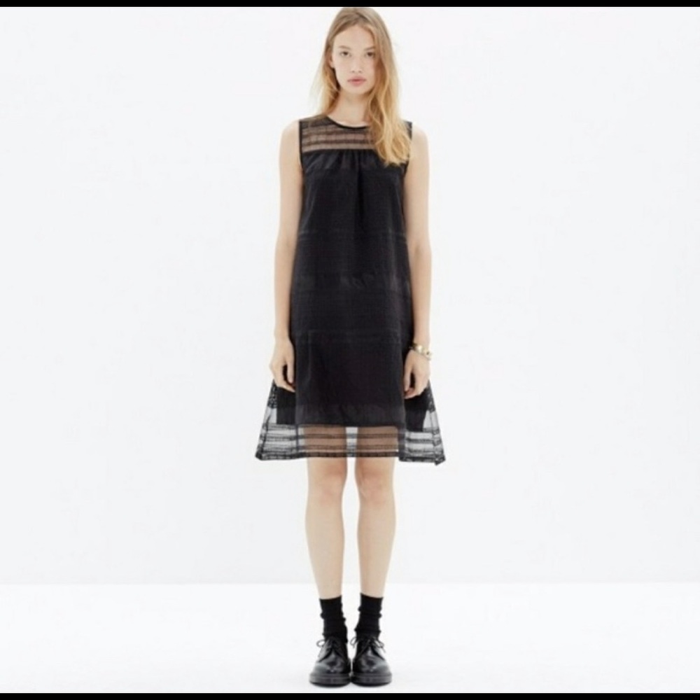 Madewell Tulle & Sheer embroidered dress. 🖤